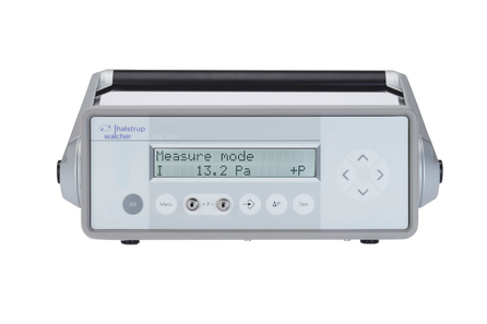 Taratura dei calibratori portatili nel laboratorio accreditato DAkkS per la pressione